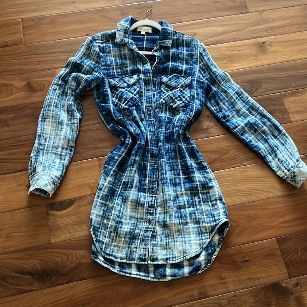 Cloth & Stone long distressed tunic top size M. Only worn once.